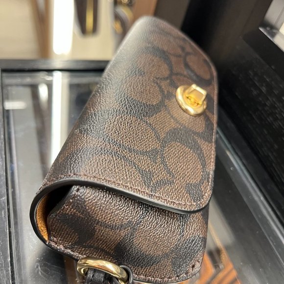 COACH 73639 SUNGLASS CASE IN SIGNATURE CANVAS/LEATHER - Picture 5 of 7